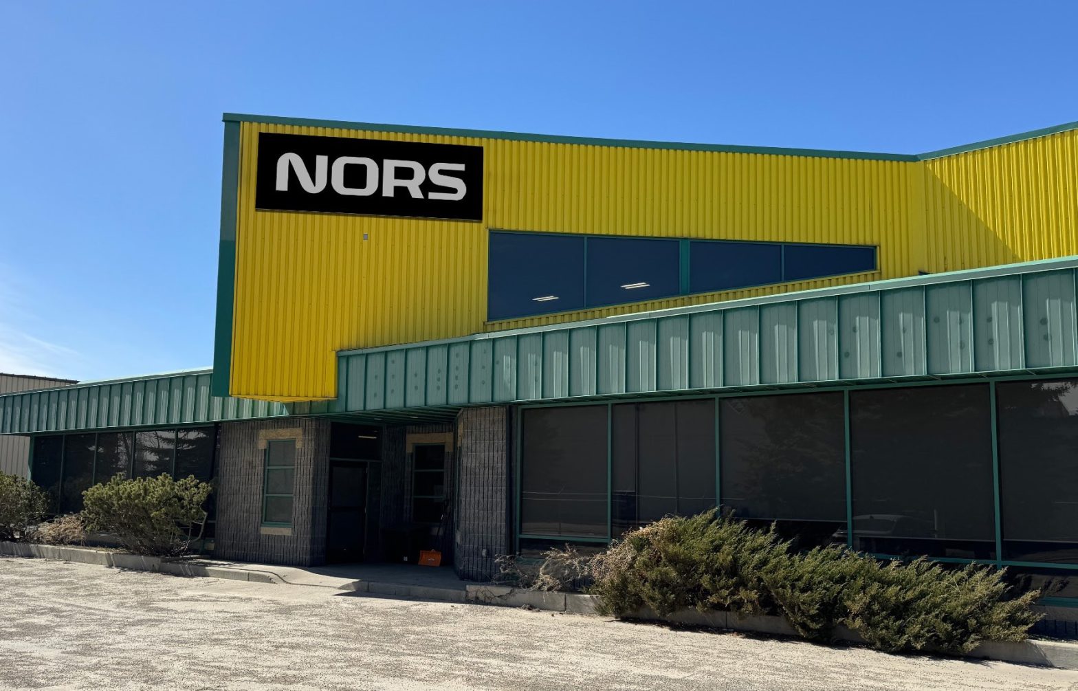 Picture of Nors Calgary building exterior, heavy equipment dealer.